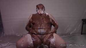 pies-slime-and-a-vibrator_11.jpg